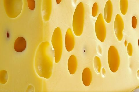 Evo kako nastaju rupe u siru